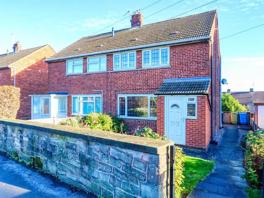 Littlemoor, Chesterfield S41 2 bed semidetached house £800 pcm (£185 pw)