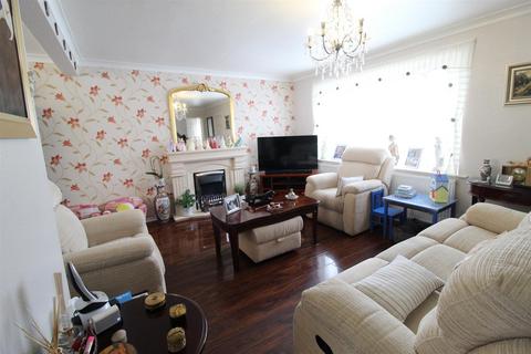 3 bedroom detached house for sale, Meadow Rise, Simmondley, Glossop