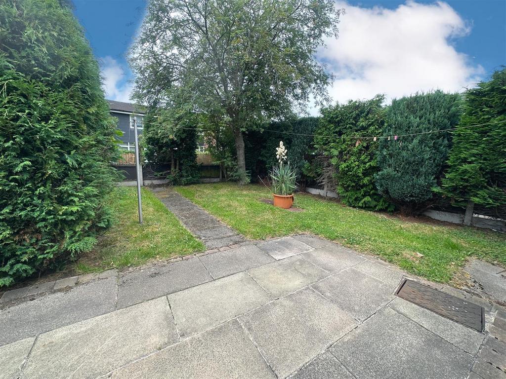 Ascot Avenue, Sale 3 bed end of terrace house for sale £240,000