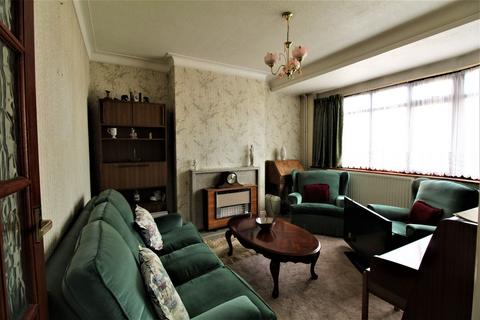30 Fairway, Grays, RM16 2AD