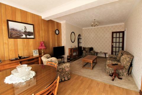 30 Fairway, Grays, RM16 2AD