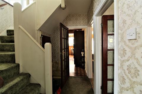 30 Fairway, Grays, RM16 2AD