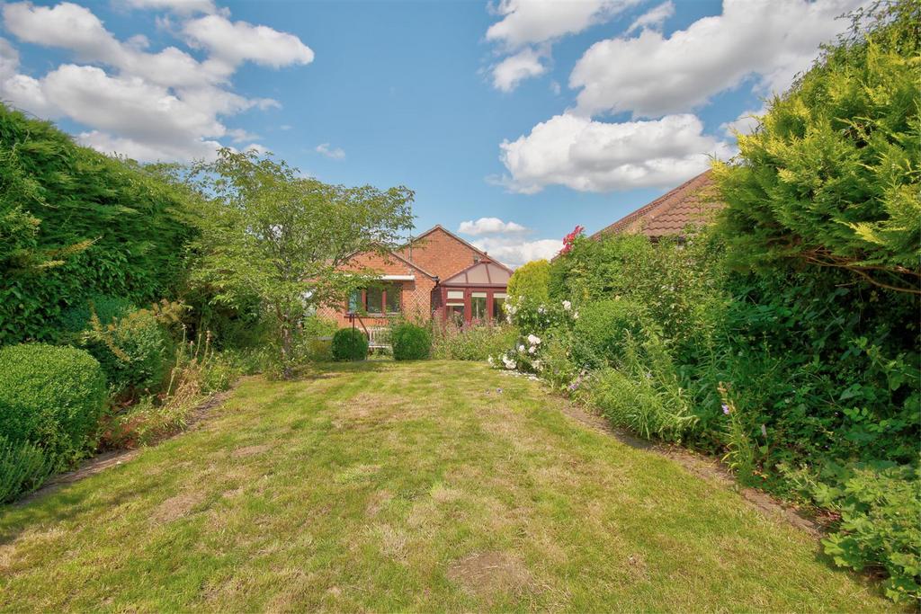 Edward Road, Fleckney, Leicestershire 3 bed bungalow for sale £300,000
