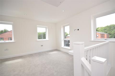 2 bedroom townhouse to rent, Copper Beech Court, Cookridge, Leeds