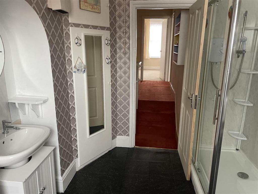 Lower Polsham Road, Paignton TQ3 2 bed terraced house £750 pcm (£173 pw)