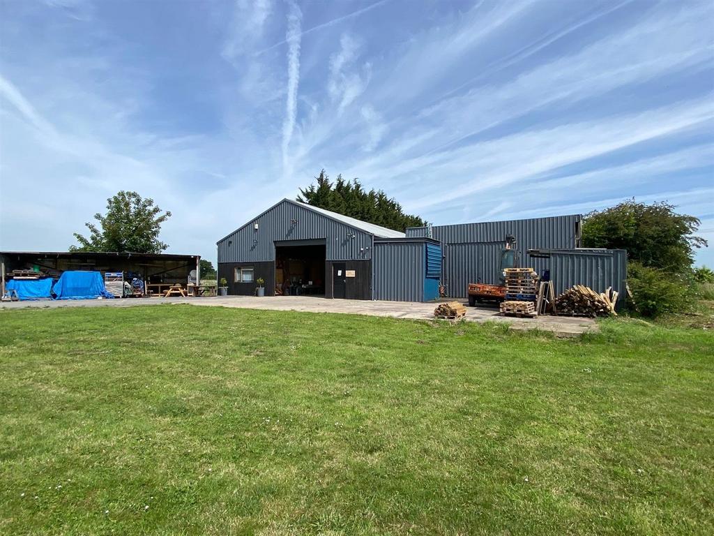 Sleaford Road, Brant Broughton, Lincoln Property £2,917 pcm (£673 pw)