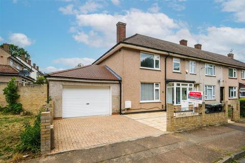 39 Ladyfields, Loughton, IG10 3RP