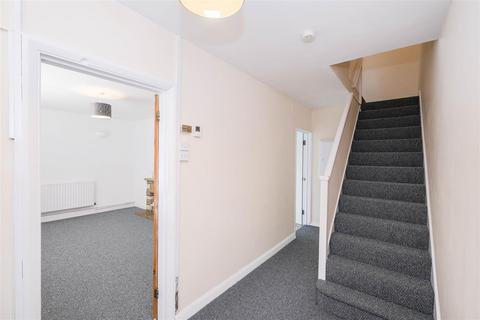 39 Ladyfields, Loughton, IG10 3RP