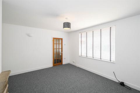 39 Ladyfields, Loughton, IG10 3RP