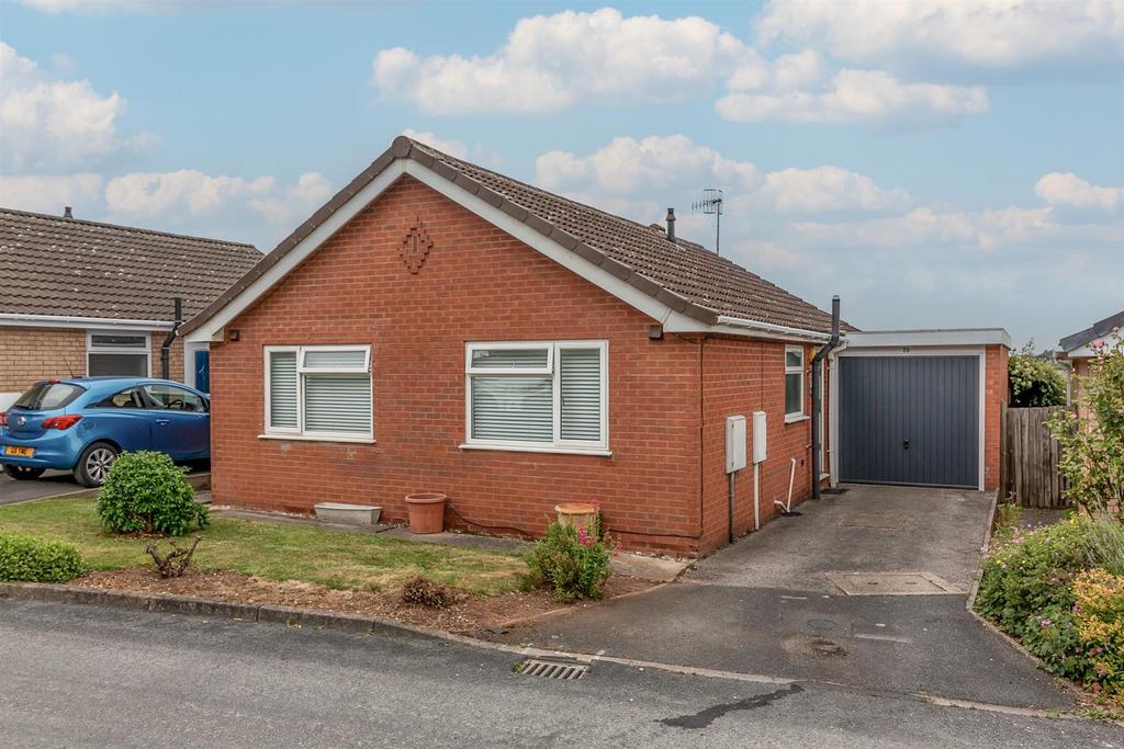 Woodland Close, RadcliffeOnTrent, Nottingham 2 bed detached bungalow for sale £279,950