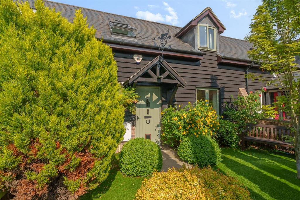 Nursteed Meadows, Devizes 3 bed terraced house for sale £425,000