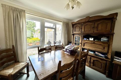 13 Chichester Close, Ashford, TN23 4QB