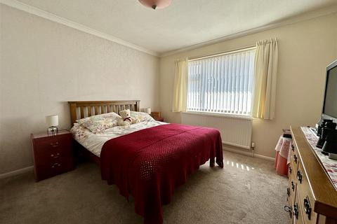 13 Chichester Close, Ashford, TN23 4QB