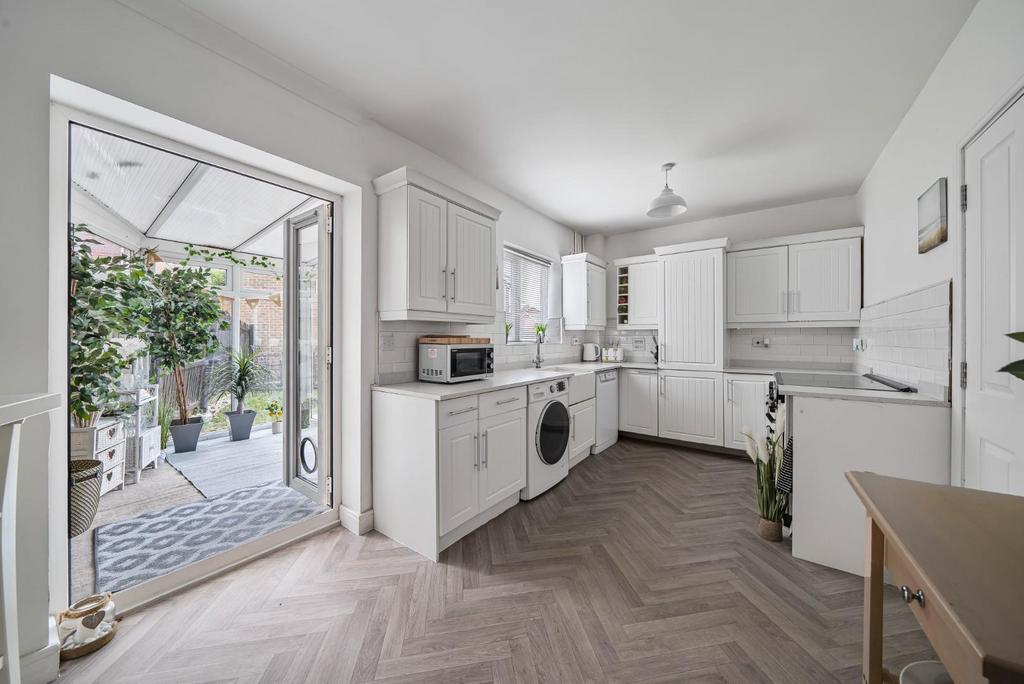 Imperial Way, Ashford TN23 3 bed townhouse £349,950