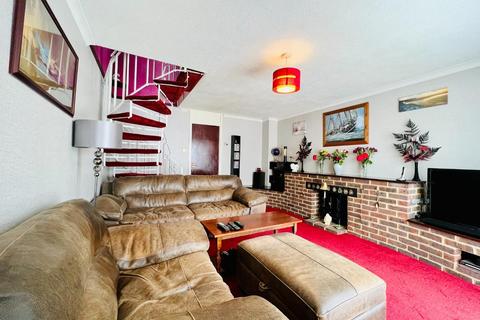 2 bedroom end of terrace house for sale, Nightingale Close, Rainham, Gillingham, ME8 8HR