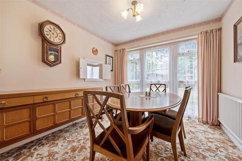 24 Cedar Drive, Ascot, SL5 0UA