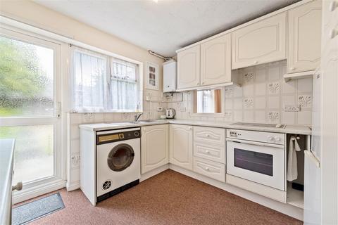 24 Cedar Drive, Ascot, SL5 0UA