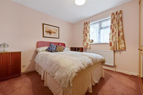 24 Cedar Drive, Ascot, SL5 0UA