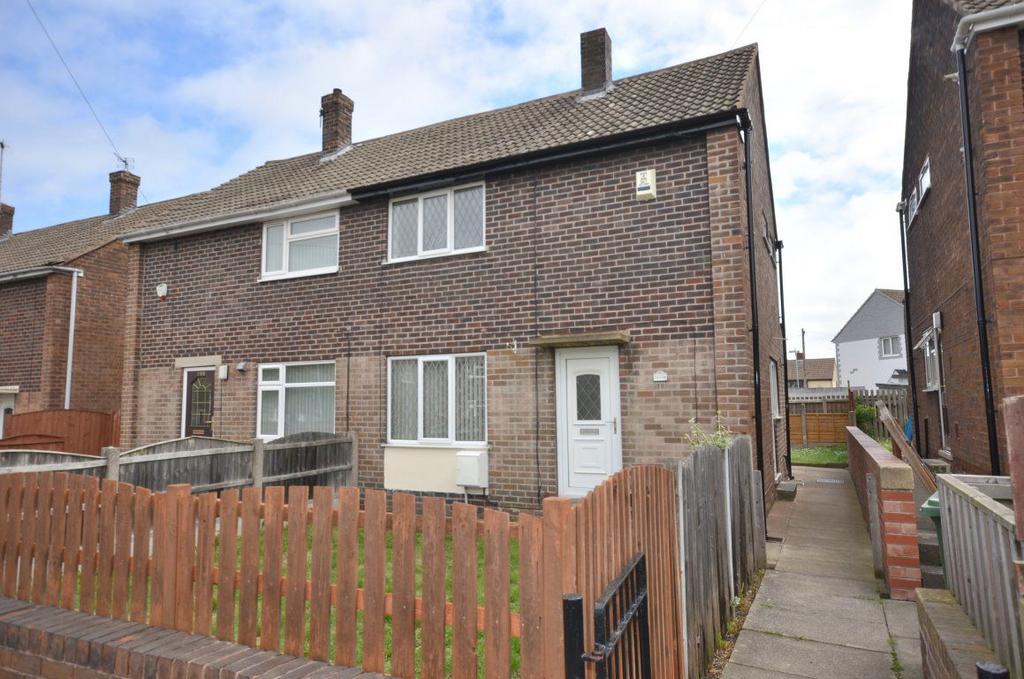 Woodside, Castleford, WF10 2 bed semidetached house £675 pcm (£156 pw)