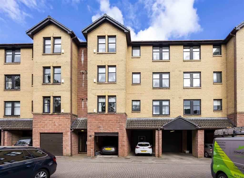 Millersneuk Road, Kirkintilloch, Glasgow 2 bed flat for sale £215,000