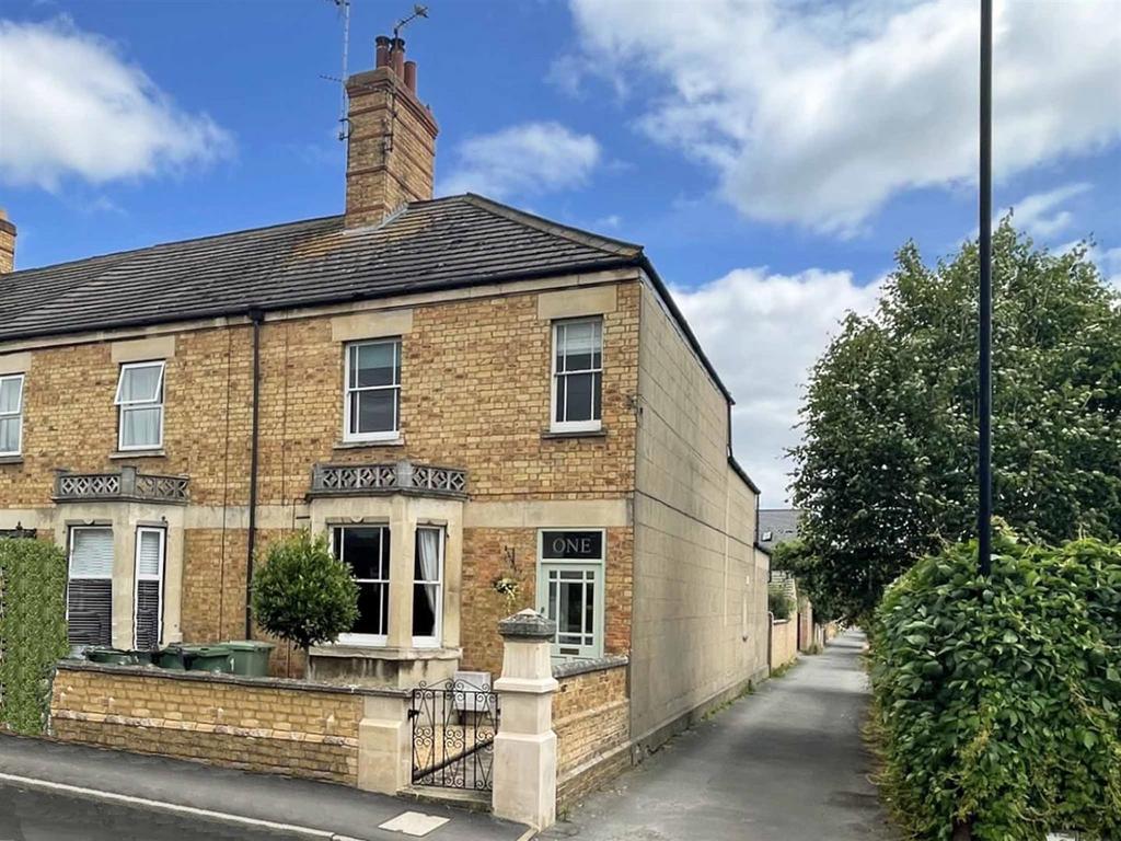 Kings Road, Stamford 4 bed end of terrace house to rent £1,850 pcm (£427 pw)
