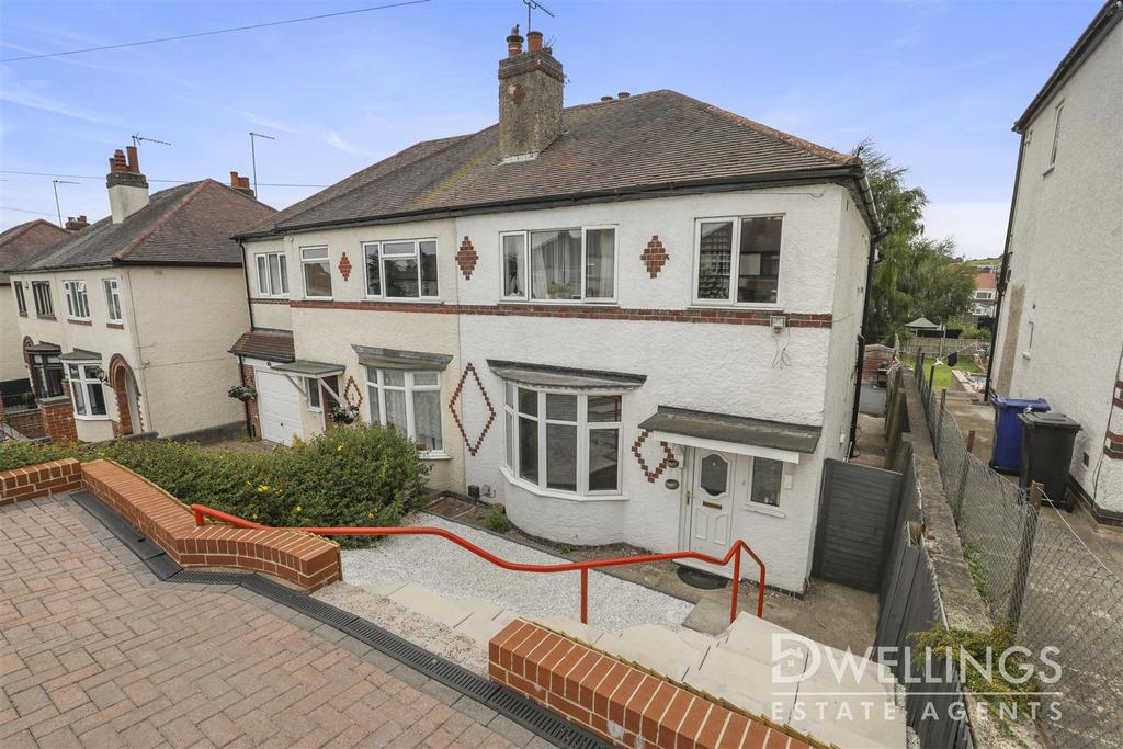 Foston Avenue, BurtonOnTrent 4 bed semidetached house £285,000