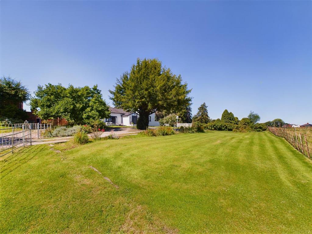 Burton, Rossett, 4 bed detached house for sale £815,000