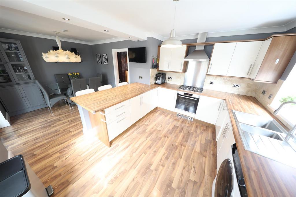 Calderdale, Hull 3 bed semidetached house for sale £180,000