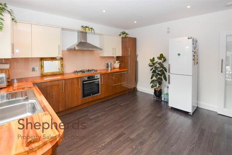 11a Franklin Avenue, Cheshunt, Waltham Cross, EN7 5DX