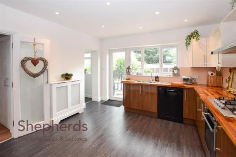 11a Franklin Avenue, Cheshunt, Waltham Cross, EN7 5DX