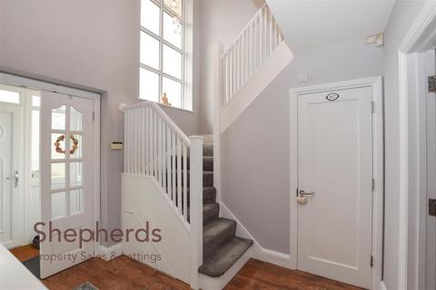 11a Franklin Avenue, Cheshunt, Waltham Cross, EN7 5DX