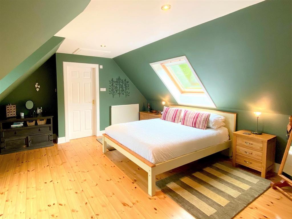 BED 1.jpg