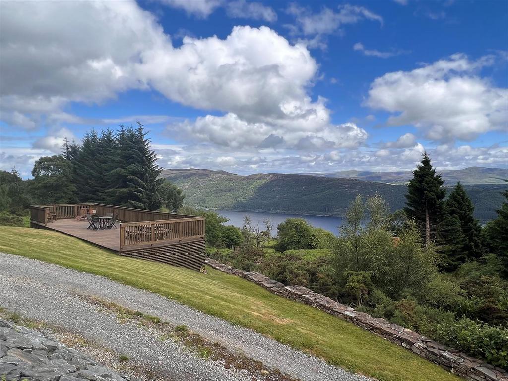 DRIVEWAY &amp; VIEW.jpg