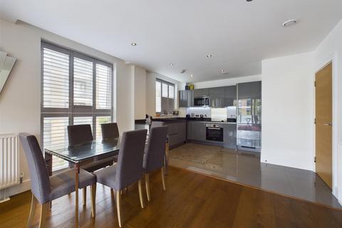 2 bedroom apartment to rent, Levett Square, Richmond