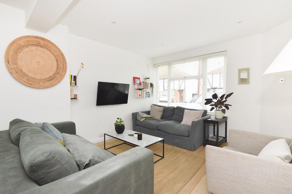 Burwood Close, Hersham... 3 bed semidetached house £2,300 pcm (£531 pw)