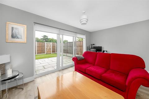 8 Tonge Close, Beckenham, BR3 3JZ