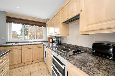 8 Tonge Close, Beckenham, BR3 3JZ