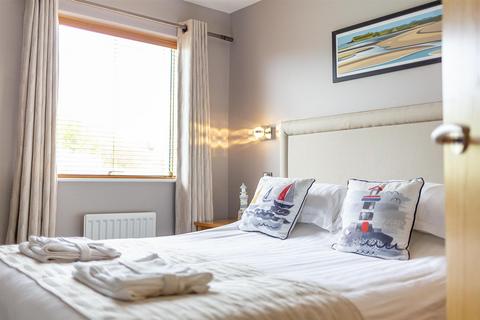 1 bedroom apartment for sale, The Sands, Peasholm Gap, Scarborough