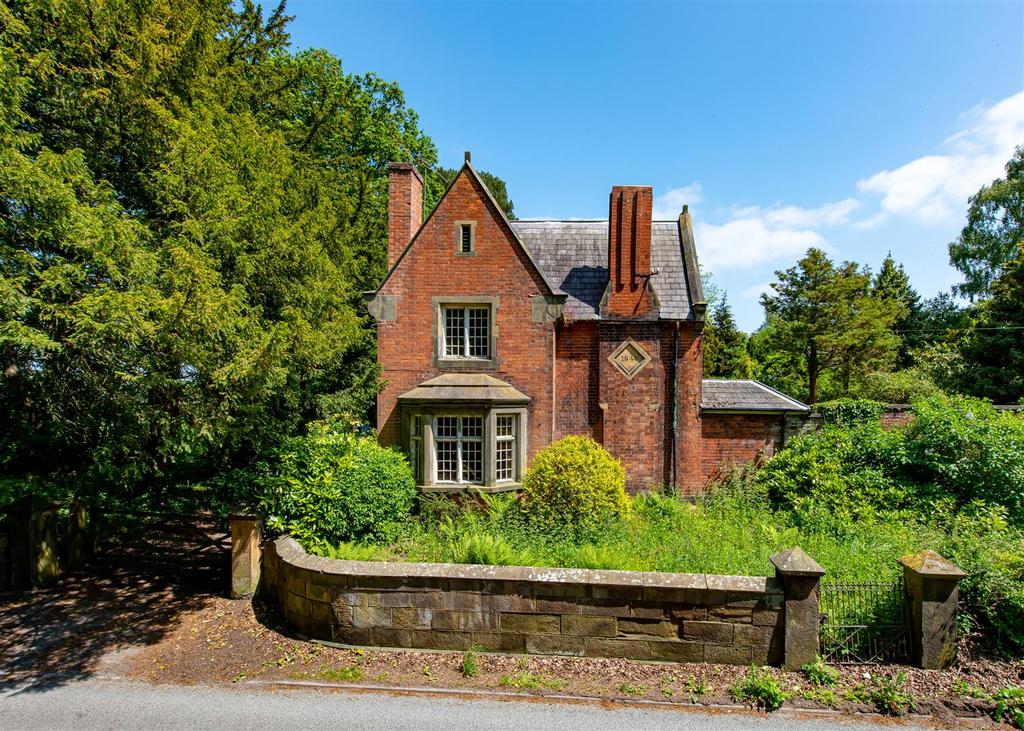Wergs Hall Gardens, Wergs Hall Road, Tettenhall 3 bed detached house