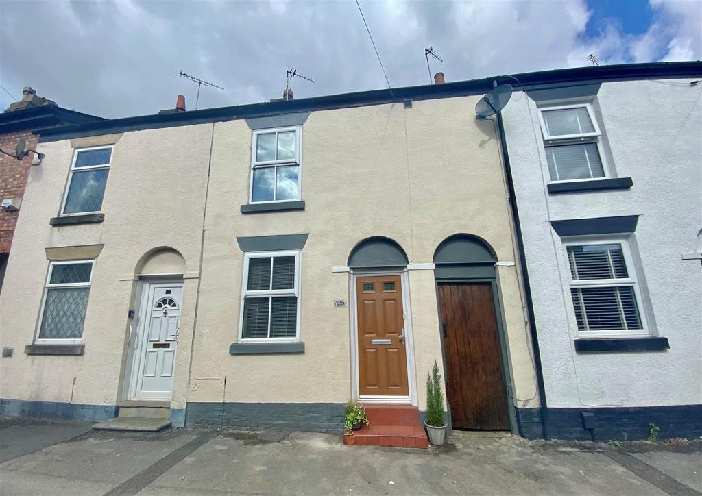 Bond Street, Macclesfield 2 bed terraced house for sale £250,000