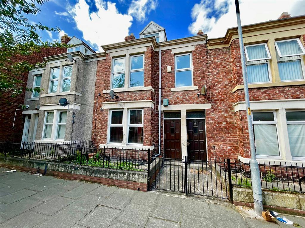Eastbourne Avenue, Bensham, Gateshead 4 bed £700 pcm (£162 pw)