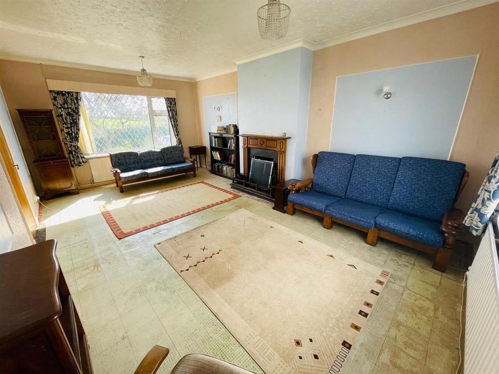 Lounge 2.jpg