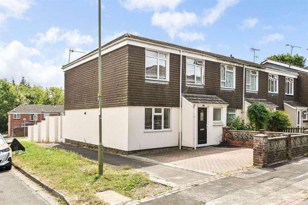 Broom Close, Waterlooville 3 bed end of terrace house for sale £280,000