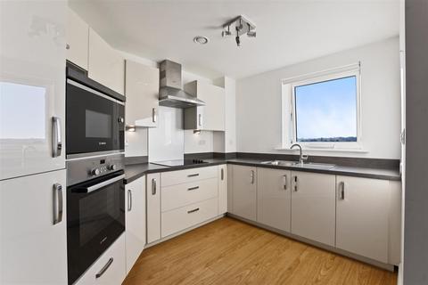 2 bedroom apartment for sale, Goldwyn House, Studio Way, Borehamwood