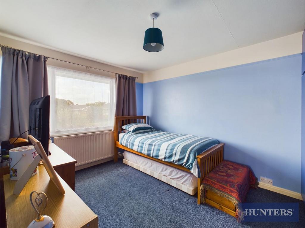 Bed 2.jpg