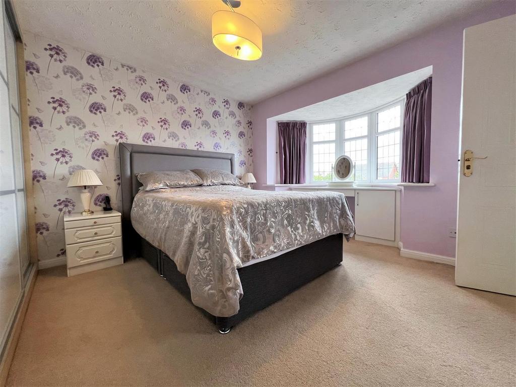 Bedroom 1.jpg