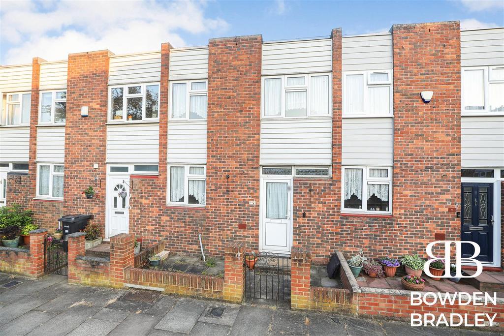Inglewood Close, Hainault 2 bed terraced house for sale £325,000