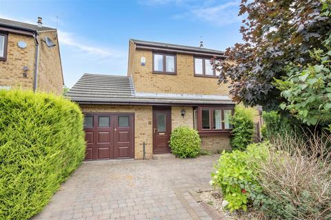 8 Castlerow Close, Sheffield, S17 4RA