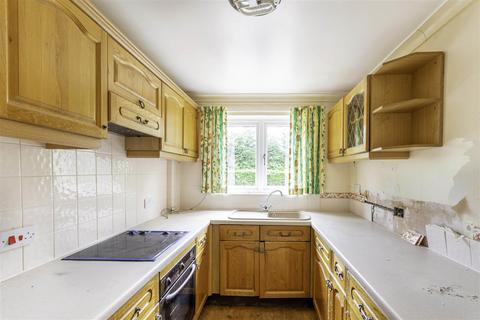 8 Castlerow Close, Sheffield, S17 4RA