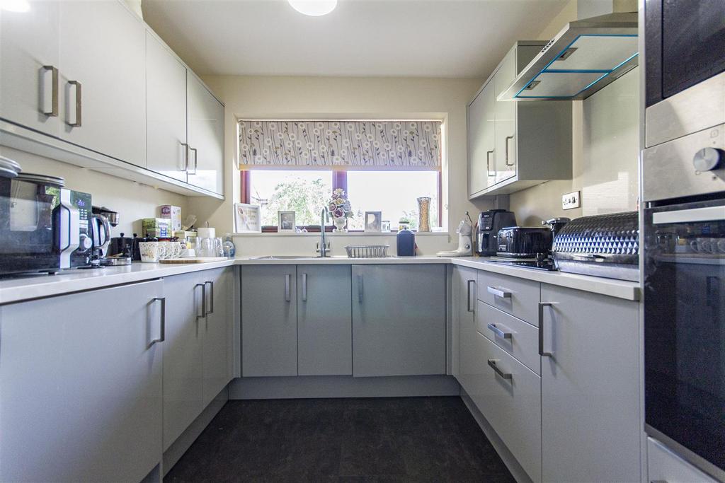 High Street, Old Whittington, Chesterfield 2 bed semidetached bungalow
